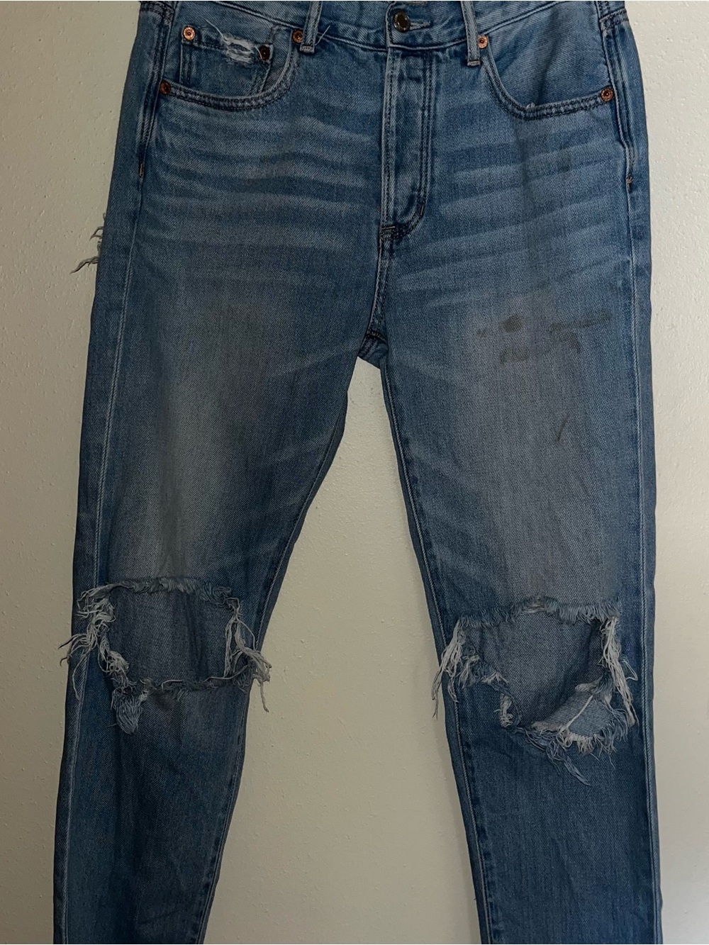 American Eagle Distressed Women’s Jeans